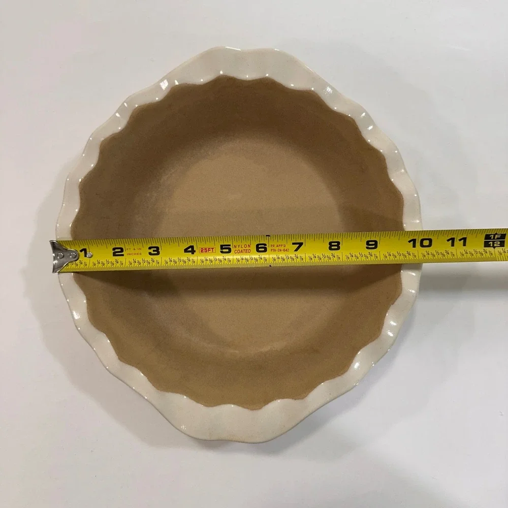 The Pampered Chef Family Heritage Deep Dish Pie Plate 9‎ Inch Cream Scalloped